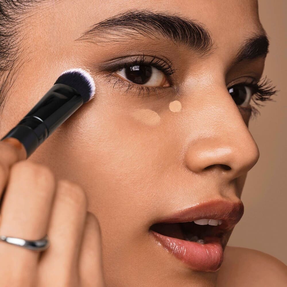 E.L.F. TAP & BLEND CONCEALER BRUSH (BROCHA PARA CORRECTOR)